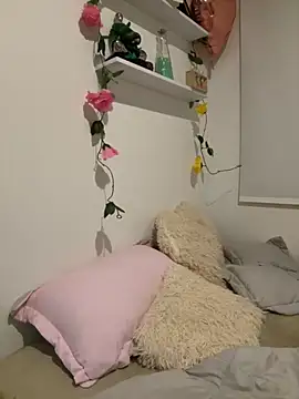 Snapshot of oriana_zoeee chatting on November 14, 12:20 am oriana zoeee online show from November 14, 12:20 am