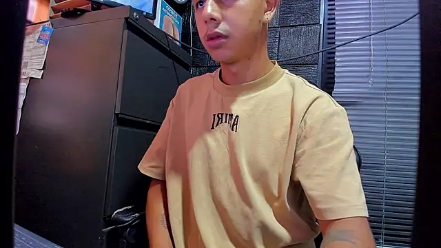 Snapshot of boy_bigcock24cm chatting on June 14, 2:30 pm boy bigcock24cm online show from June 14, 2:30 pm