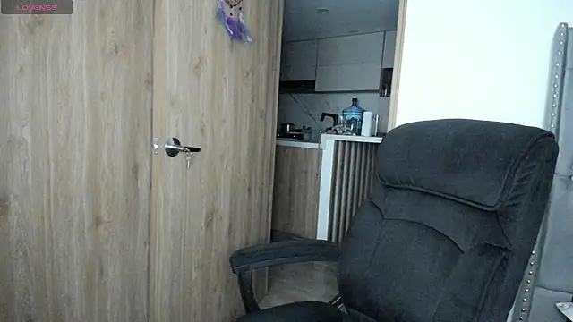 keyn laurent 1 online show from December 19, 11:14 pm