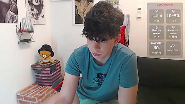 Oliverboy- online show from June 15, 11:29 pm