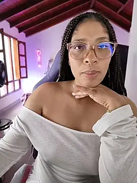 Snapshot of DannaBerry chatting on July 28, 7:39 pm DannaBerry online show from July 28, 7:39 pm