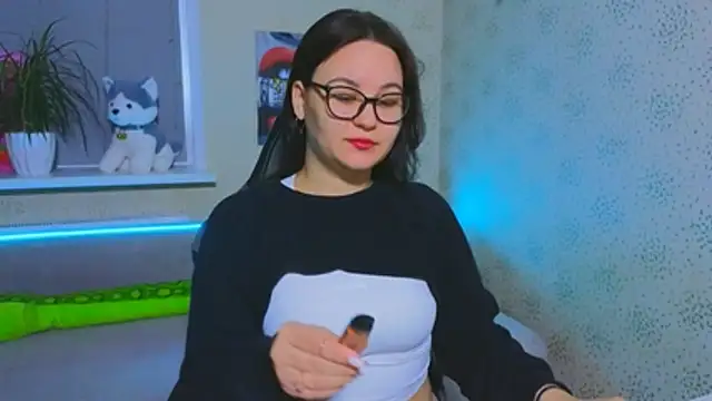 EsterLogan online show from December 2, 8:08 am