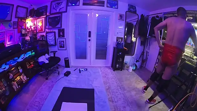 Snapshot of Briefs_bud chatting on February 9, 7:27 am Briefs bud online show from February 9, 7:27 am