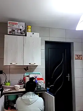 x  KHALEESI  x online show from February 11, 5:40 pm