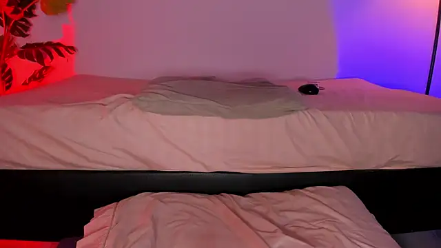 hot booty  online show from January 9, 11:17 pm