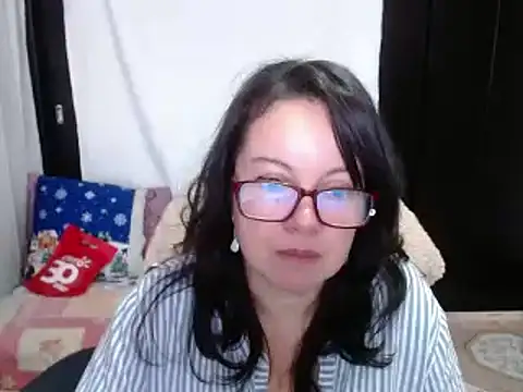 Sonialorens  online show from December 14, 2:53 pm