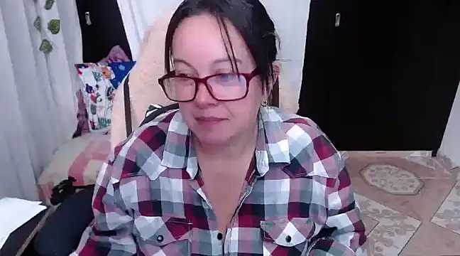 Sonialorens  online show from December 21, 3:31 pm