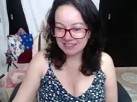 Sonialorens  online show from December 24, 11:49 am