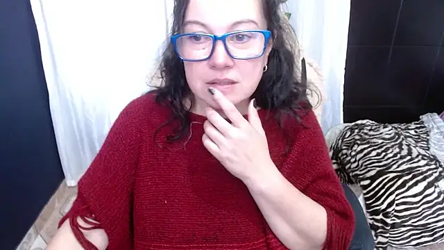 Sonialorens  online show from January 14, 6:28 pm