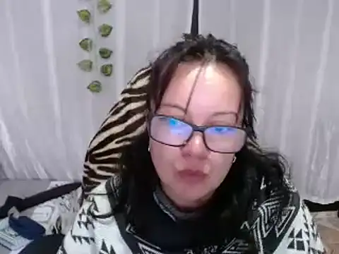 Sonialorens  online show from February 7, 2:37 pm