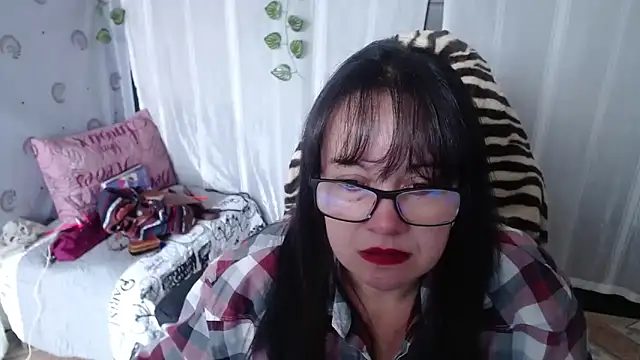 Sonialorens  online show from February 14, 7:54 pm