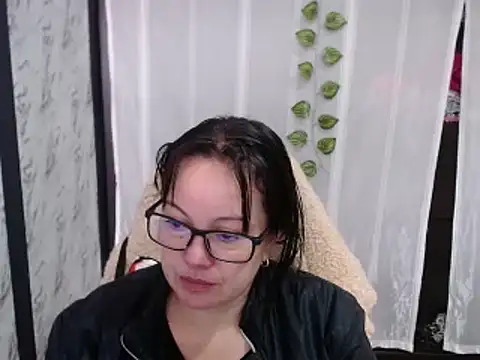 Sonialorens  online show from February 25, 3:49 pm