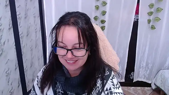 Sonialorens  online show from February 28, 5:04 pm