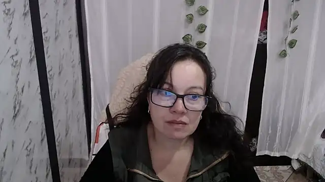 Sonialorens  online show from March 5, 8:42 pm