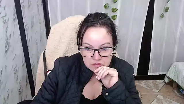 Sonialorens  online show from March 13, 3:06 pm