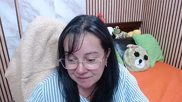 Sonialorens  online show from September 25, 10:57 pm
