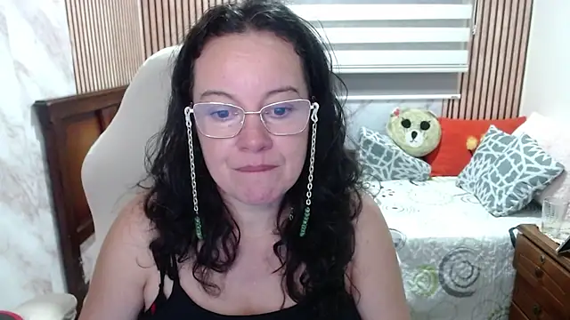 Snapshot of Sonialorens_ chatting on May 5, 5:32 pm Sonialorens online show from May 5, 5:32 pm