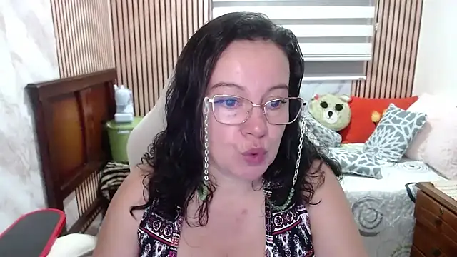 Snapshot of Sonialorens_ chatting on May 6, 4:12 pm Sonialorens online show from May 6, 4:12 pm