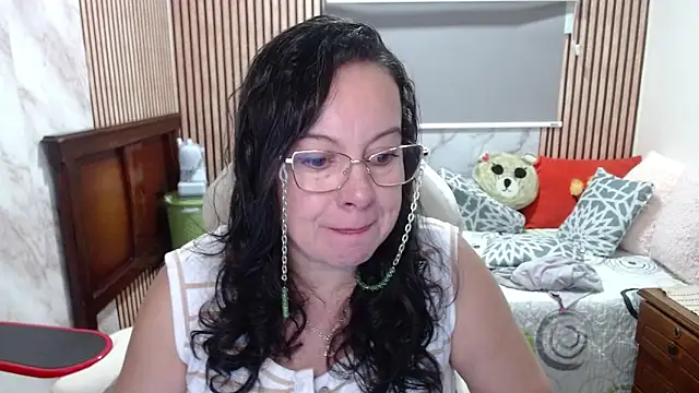 Snapshot of Sonialorens_ chatting on May 7, 2:55 pm Sonialorens online show from May 7, 2:55 pm