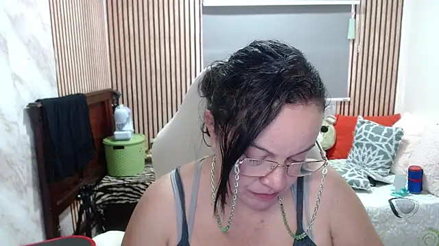 Snapshot of Sonialorens_ chatting on May 12, 4:04 pm Sonialorens online show from May 12, 4:04 pm