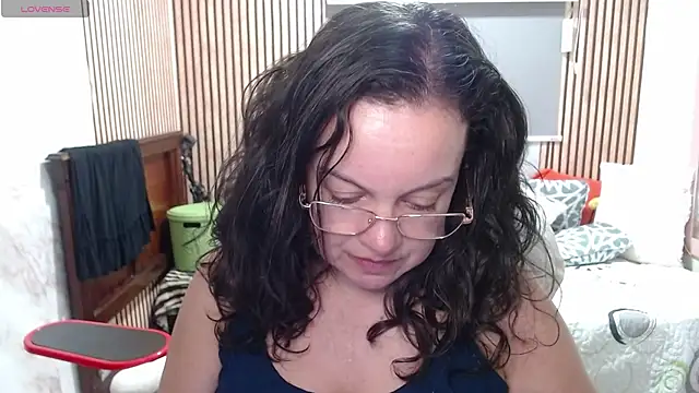 Snapshot of Sonialorens_ chatting on May 18, 9:53 pm Sonialorens online show from May 18, 9:53 pm