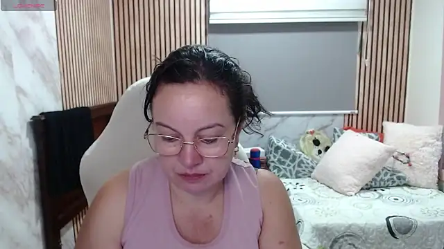 Snapshot of Sonialorens_ chatting on May 20, 4:13 pm Sonialorens online show from May 20, 4:13 pm