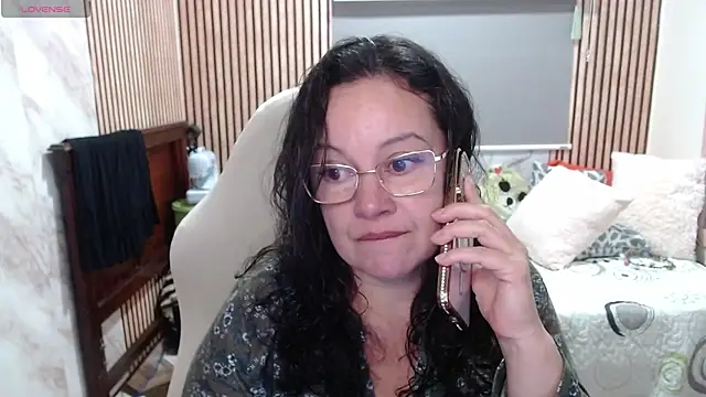 Snapshot of Sonialorens_ chatting on May 21, 4:03 pm Sonialorens online show from May 21, 4:03 pm