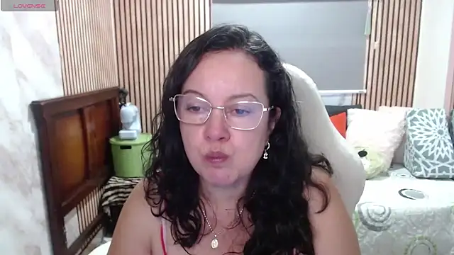 Snapshot of Sonialorens_ chatting on May 26, 4:36 pm Sonialorens online show from May 26, 4:36 pm