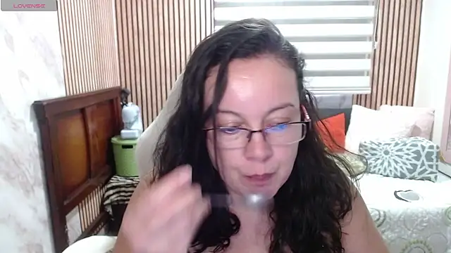 Snapshot of Sonialorens_ chatting on June 3, 4:56 pm Sonialorens online show from June 3, 4:56 pm