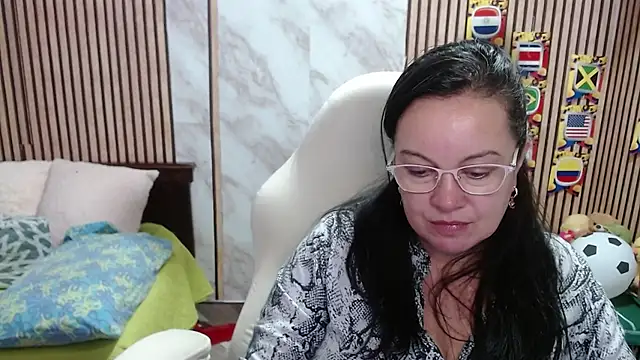 Snapshot of Sonialorens_ chatting on June 21, 7:27 pm Sonialorens online show from June 21, 7:27 pm