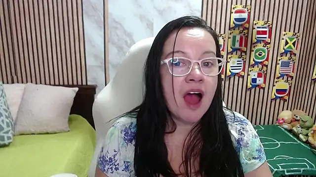 Snapshot of Sonialorens_ chatting on June 22, 9:12 pm Sonialorens online show from June 22, 9:12 pm