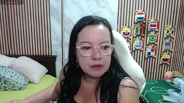 Snapshot of Sonialorens_ chatting on June 26, 1:04 pm Sonialorens online show from June 26, 1:04 pm