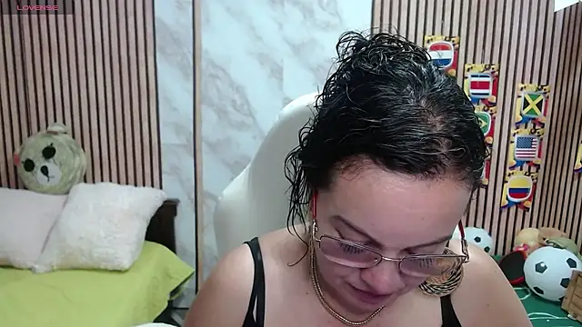 Snapshot of Sonialorens_ chatting on July 8, 4:33 pm Sonialorens online show from July 8, 4:33 pm