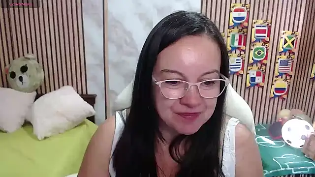 Snapshot of Sonialorens_ chatting on July 10, 9:17 pm Sonialorens online show from July 10, 9:17 pm