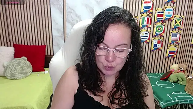 Snapshot of Sonialorens_ chatting on July 16, 4:35 pm Sonialorens online show from July 16, 4:35 pm