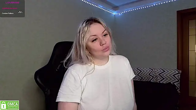 Snapshot of elven_dreams_ chatting on January 3, 6:35 pm elven dreams online show from January 3, 6:35 pm