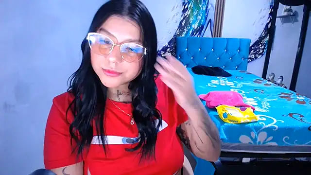 Snapshot of venuxwilliam chatting on June 13, 10:29 pm venuxwilliam online show from June 13, 10:29 pm