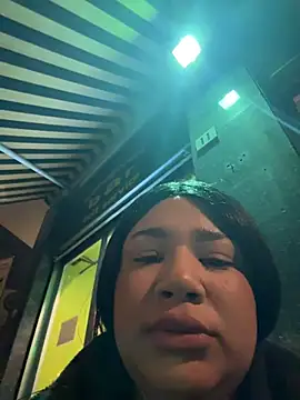 IamSashaLuv online show from December 17, 5:57 am