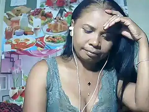 Snapshot of Hyncam chatting on February 22, 3:25 pm Hyncam online show from February 22, 3:25 pm