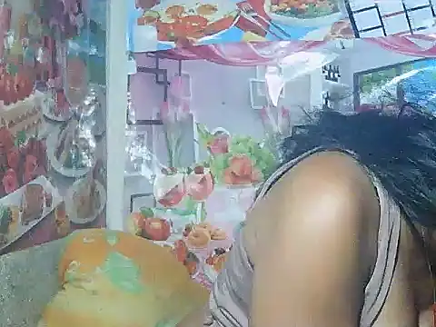 Snapshot of Hyncam chatting on April 2, 4:15 pm Hyncam online show from April 2, 4:15 pm