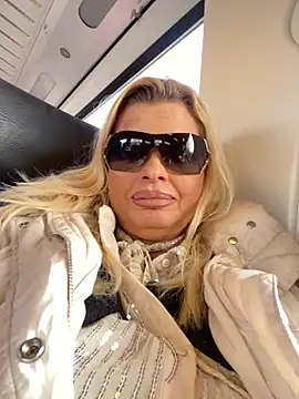 Lisavontease online show from February 23, 2:35 pm