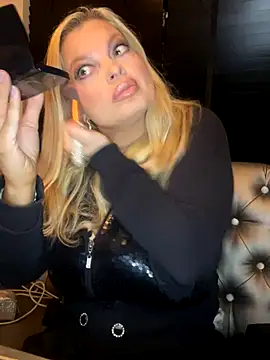 Lisavontease online show from October 12, 4:33 am