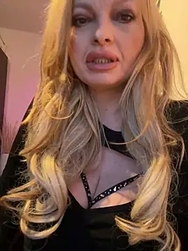 Snapshot of Lisavontease chatting on January 11, 3:50 pm Lisavontease online show from January 11, 3:50 pm