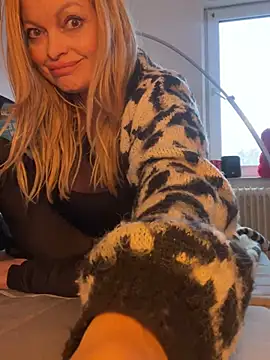 Snapshot of Lisavontease chatting on February 22, 2:26 pm Lisavontease online show from February 22, 2:26 pm