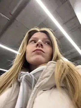 MaryHiggins online show from November 19, 8:03 am