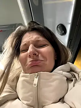 MaryHiggins online show from December 1, 4:12 pm