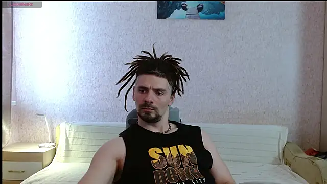 Aestheticguy101 online show from April 30, 8:20 am