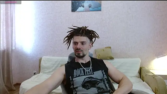 Snapshot of Aestheticguy101 chatting on May 26, 1:40 pm Aestheticguy101 online show from May 26, 1:40 pm
