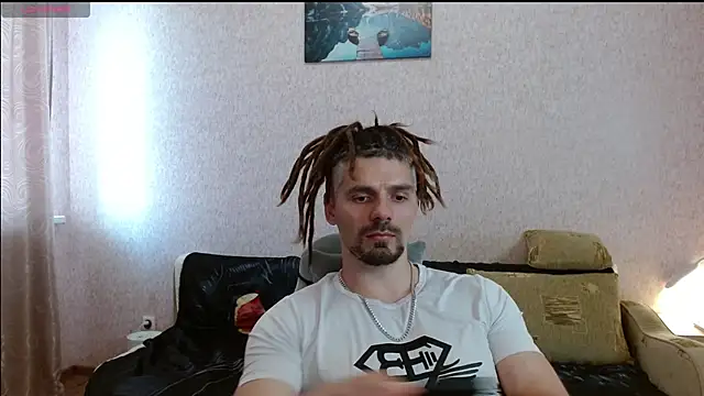 Snapshot of Aestheticguy101 chatting on June 11, 2:59 pm Aestheticguy101 online show from June 11, 2:59 pm