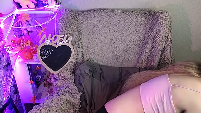 sarakaell online show from November 9, 1:26 am